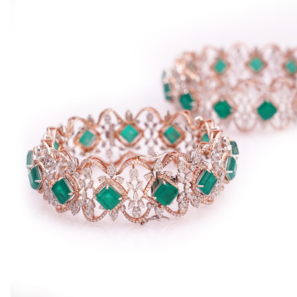 designer gold bangles at Neelkanth Gold and Diamonds
